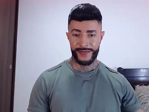 andrea_de_lucaa webcam
