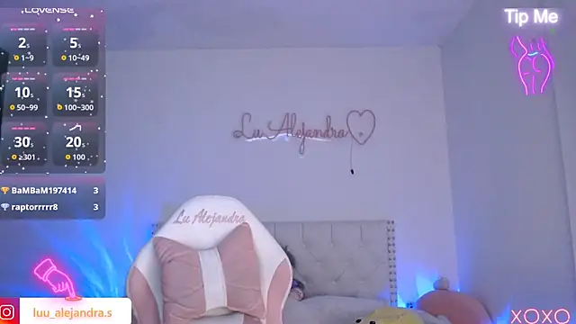alee_lenoxx webcam