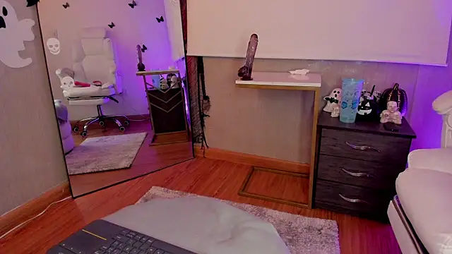 Kendramillerr_1 webcam