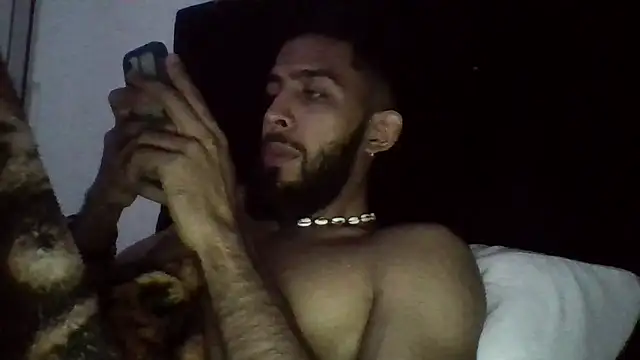 Zyan_Moratto webcam