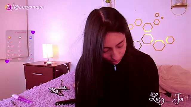 Lucyanajoi webcam