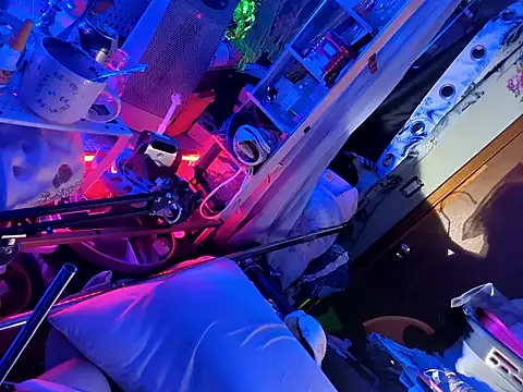 gurlnips webcam