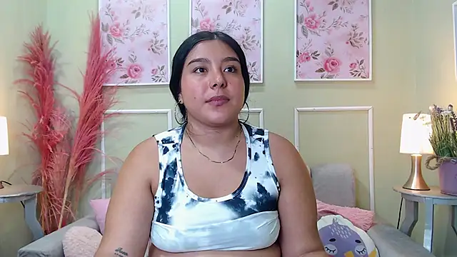 curvydelicios_zoe