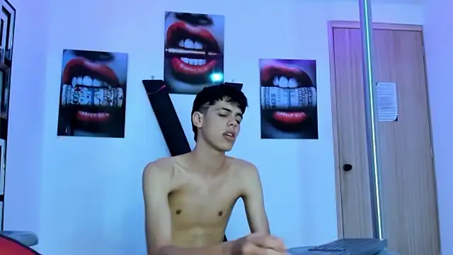 TWINKS_FRIENDS webcam
