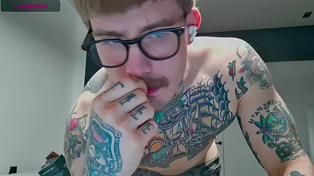 white_King9999 webcam