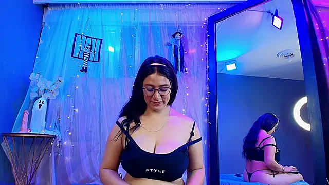 Shalyn_Lux webcam