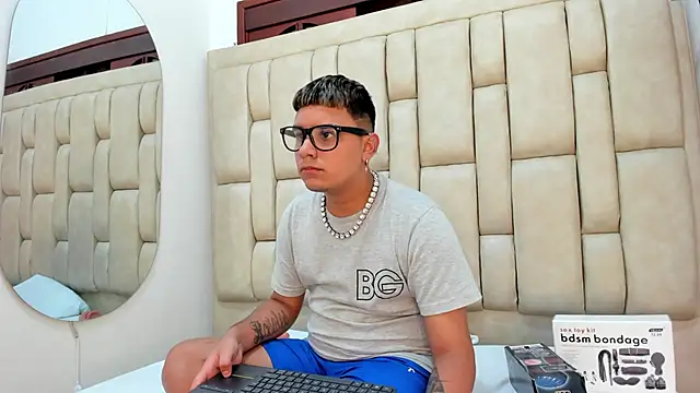 DevilWisp live cam screenshot male from Venezuela on Pornij – HD Porn & Live Cam Models