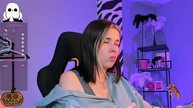 AliceSunday webcam