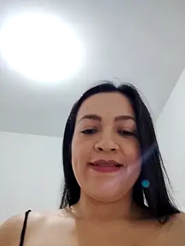 LindaSalo33 webcam