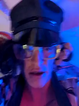 gurlnips webcam