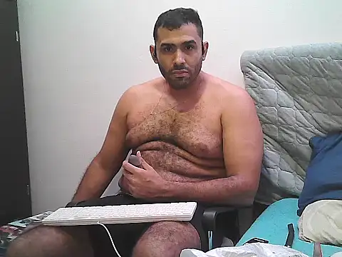 AlphaLatinoBear webcam