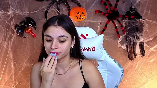 Leila_Hefner webcam