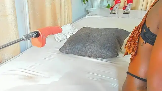 Yummy_squirter webcam