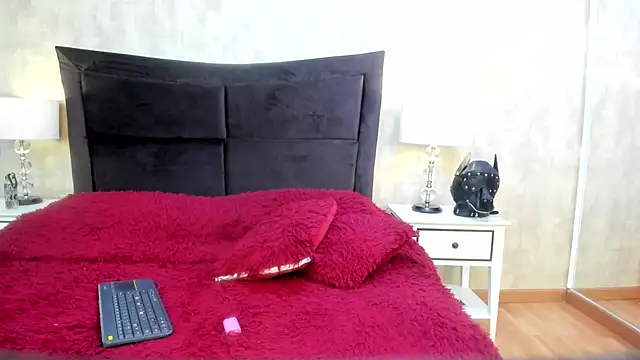 NahomyCarther webcam