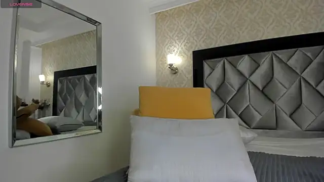 Layla_Mackenzie webcam