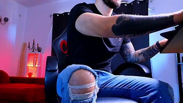 MightyAaron66 webcam