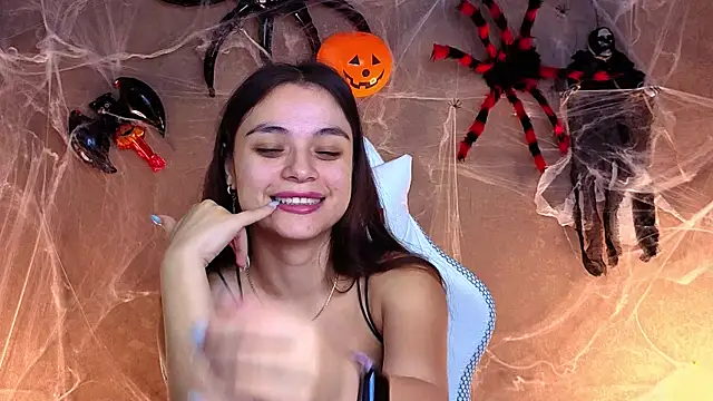 Leila_Hefner