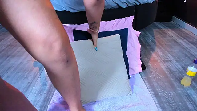 VelvetQueen_ webcam