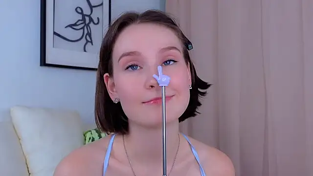 QueenieHathaway webcam