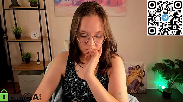 Nuura_Moore