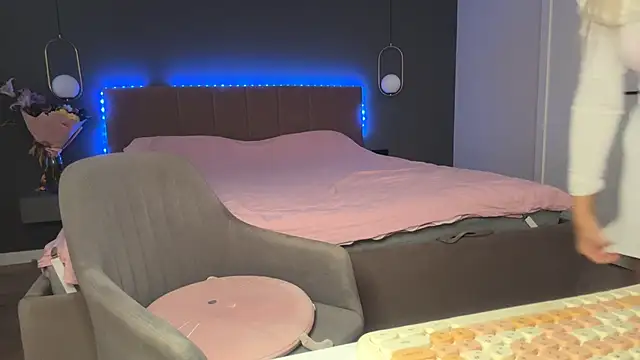 KristalNight webcam