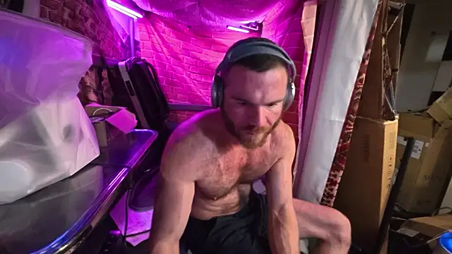 Bighairytopping webcam