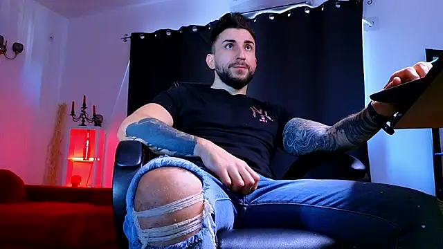 MightyAaron66 webcam