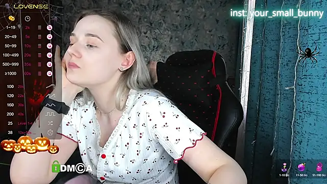 Your_small_bunny webcam