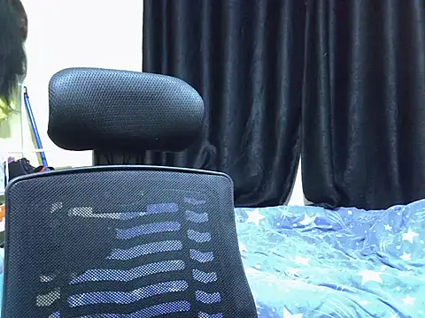 Horny-slut_ webcam