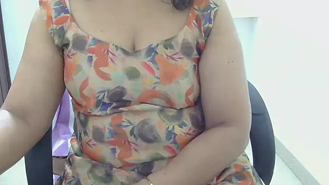 indian_anu_mallu (F mature) - Leg show