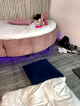 Saracooper__ webcam