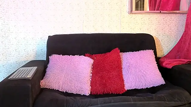 Girls_the_Medellins_aws webcam