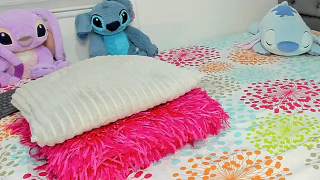 Elizabeth_18_ webcam