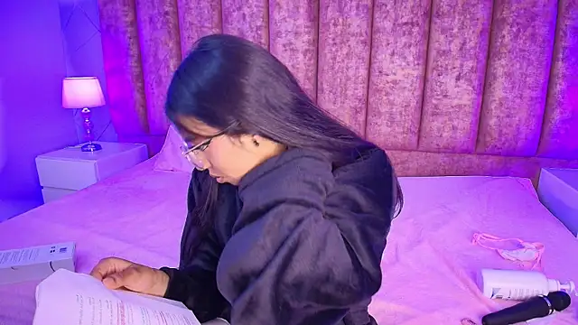 sapphire_01 - Sapphire_01's free webcam - UK Sex Cams