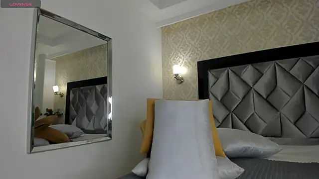 Layla_Mackenzie webcam