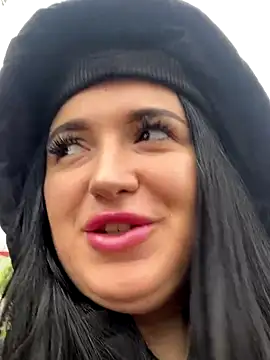 LoveMiQueen1 webcam
