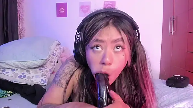 StephaniFox webcam