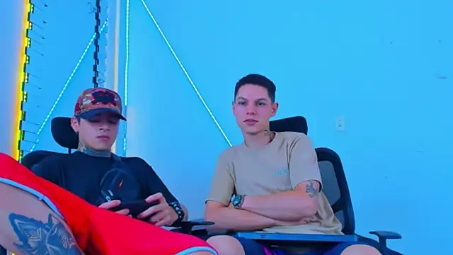 hot_boy2025 (Ask my age) - fuck with my boy