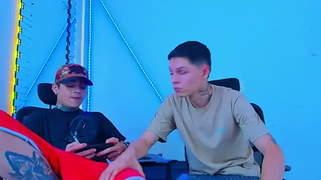HOT_boy2025 webcam