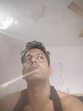 MAGNETICDADDY8 webcam