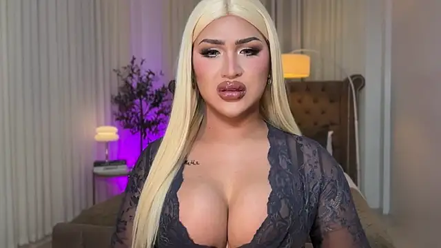 Your_Majesty_Tyra webcam