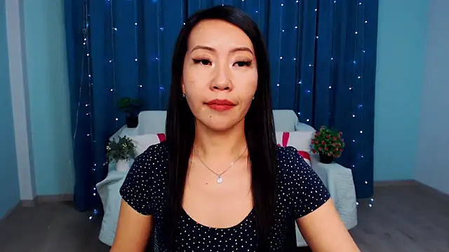 liapak - LiaPak's free webcam - UK Sex Cams