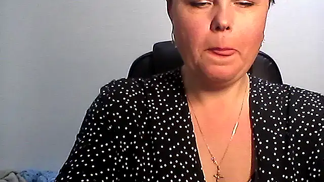 EllaLove2277 webcam