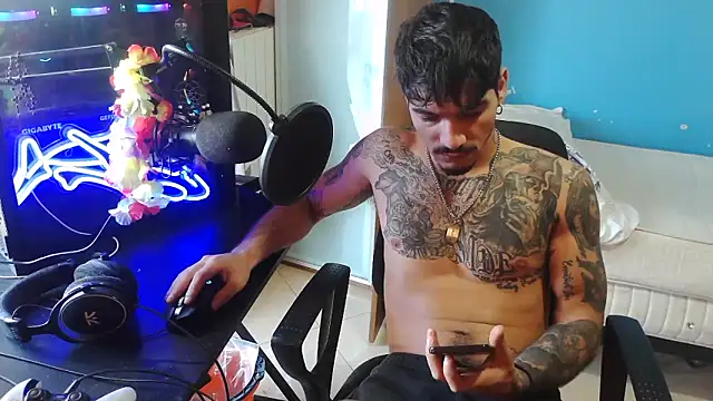 Badboyi1997 webcam