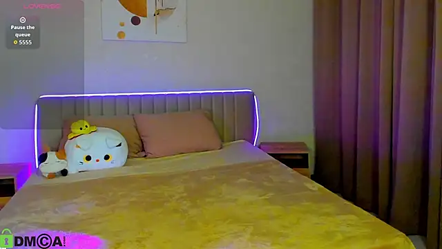 elle_one webcam