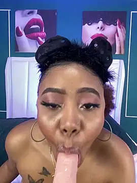 AngelaRoberts webcam