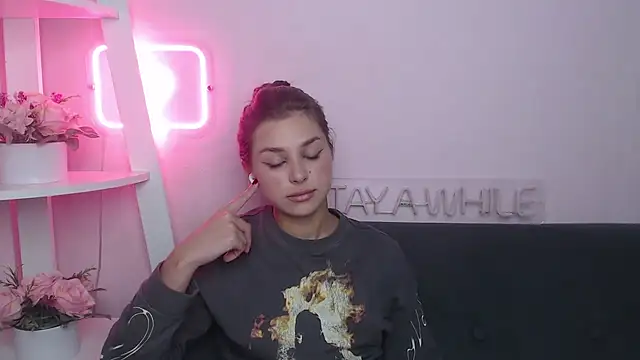 MilanaAngelAs webcam