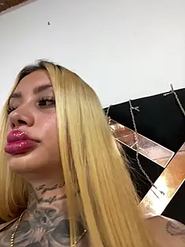 Zaratattoox webcam