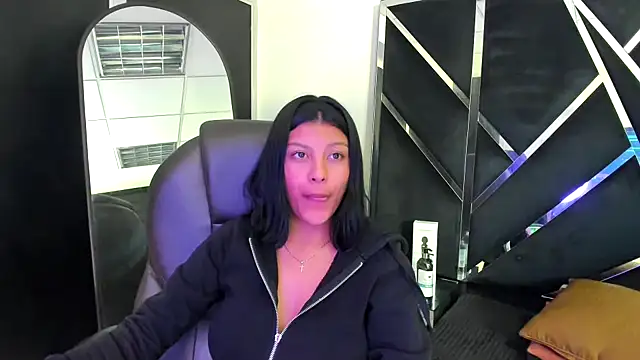 Salmaportman69 webcam