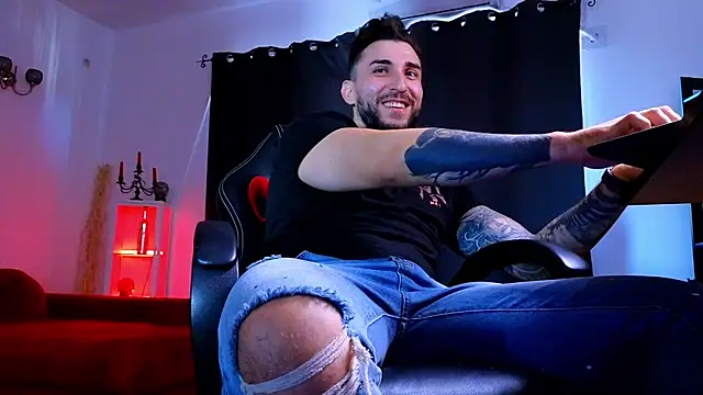 MightyAaron66 webcam